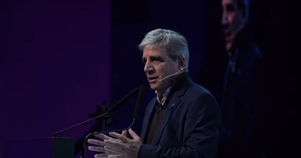 Caputo actualiza la Ley de Inocencia Fiscal para atraer los “dólares del colchón”