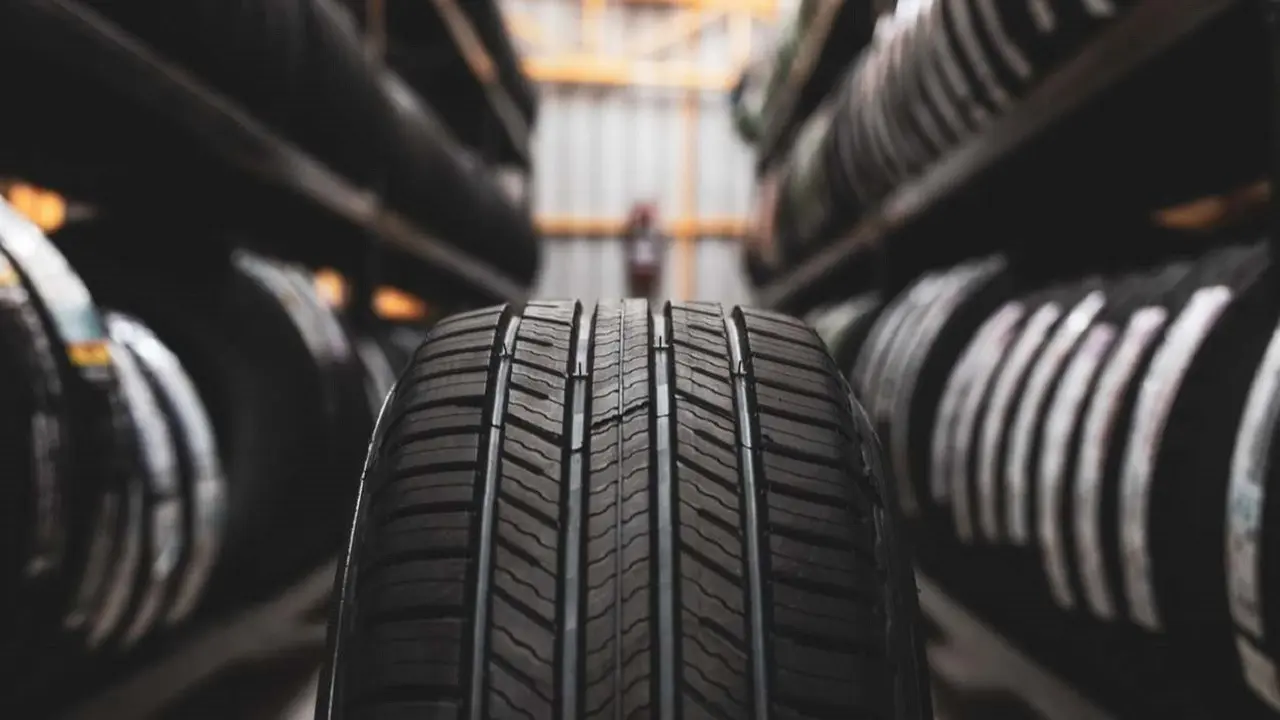 Cuánto cuesta hoy cambiar las cuatro cubiertas del auto en Argentina