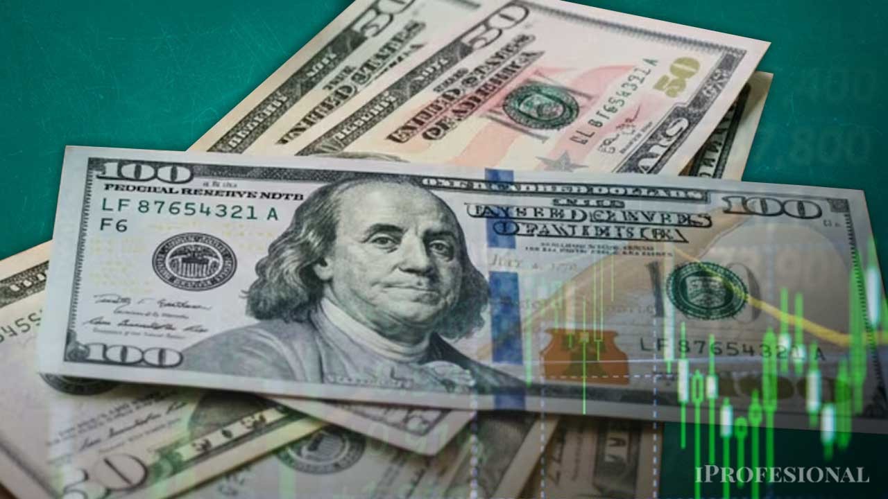 Dejar dólares en el colchón pierde en 2026: alternativas y riesgos