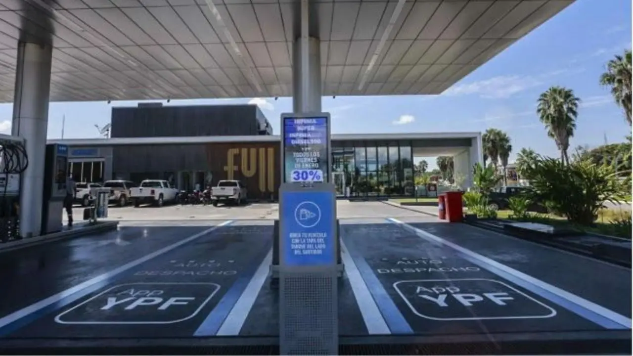 Petroleras acuerdan congelar naftas por 45 días: alivio temporal y riesgos fiscales